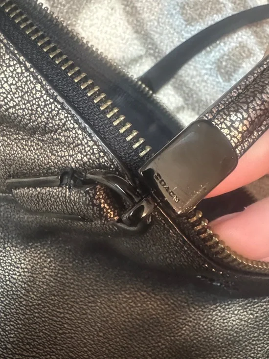 Coach Kelsey Metallic Gold Crackle Leather Tote Bag With Zipper Closure- - Picture 9 of 9